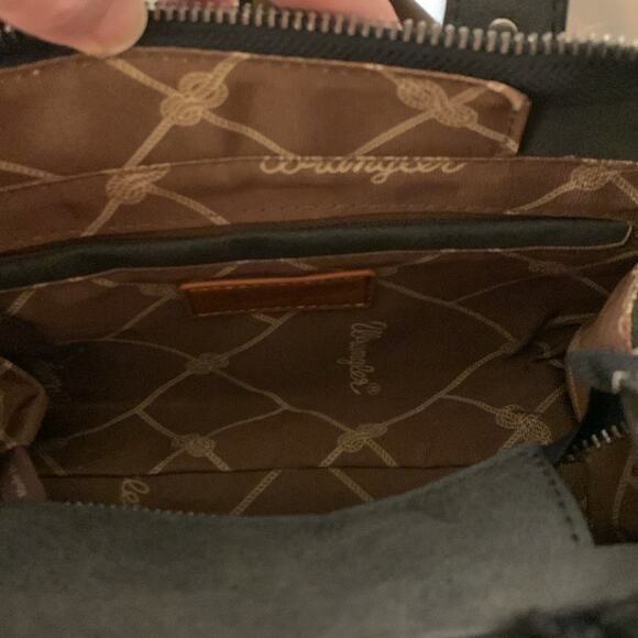 NWT Wrangler Sherpa Mini Tote Crossbody Bag - Black - Picture 7 of 12